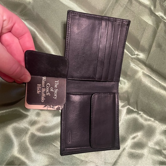 EUC Vintage coach wallet, water buffalo hide, with book, black ⭐️ Dead stock⭐️ - Picture 4 of 10